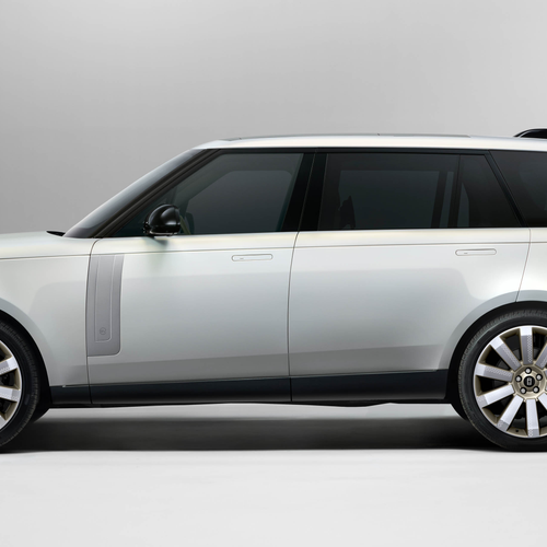 2026 Land Rover Range Rover SV Pearl Luster Side View